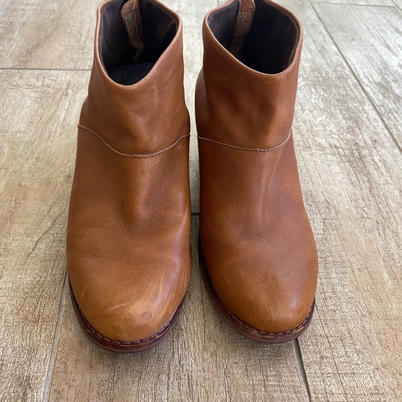 TOMS Leila Ankle Boot - Picture 2 of 8